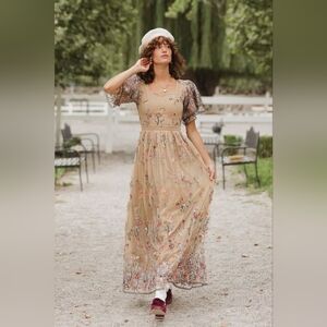 Ivy City Co Floral Embroidered Fauna Short Sleeve Maxi Dress Size 14 NWT